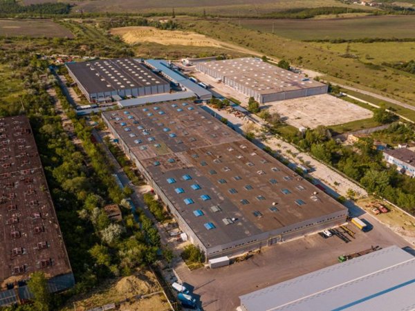 locale commerciale in vendita a Caponago