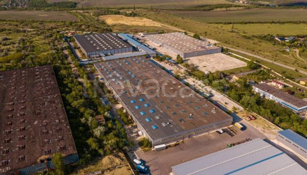 locale commerciale in vendita a Caponago