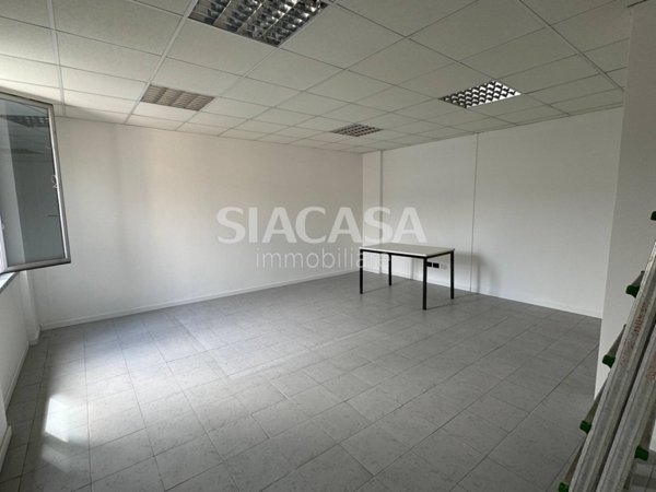 ufficio in vendita a Caponago