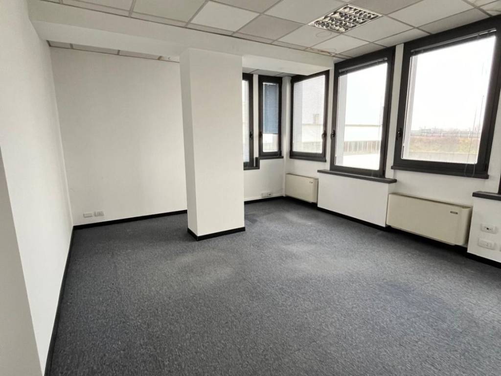 ufficio in vendita a Caponago
