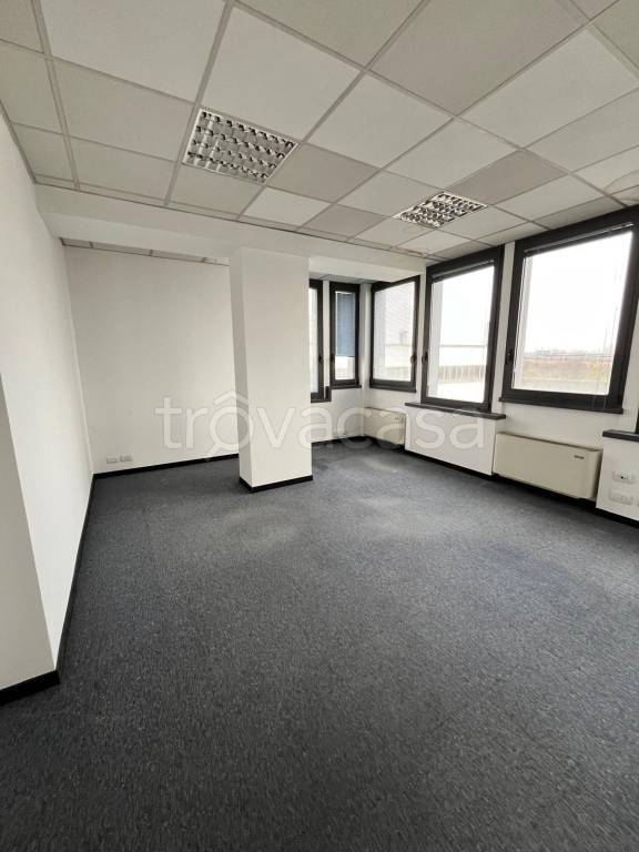 ufficio in vendita a Caponago