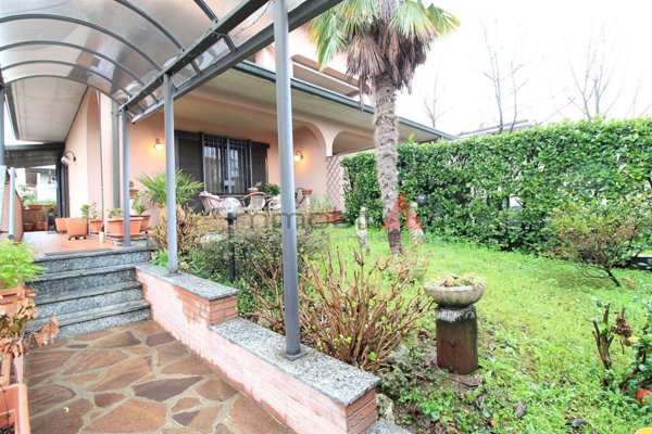 casa indipendente in vendita a Caponago