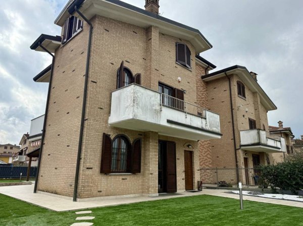 casa indipendente in vendita a Caponago