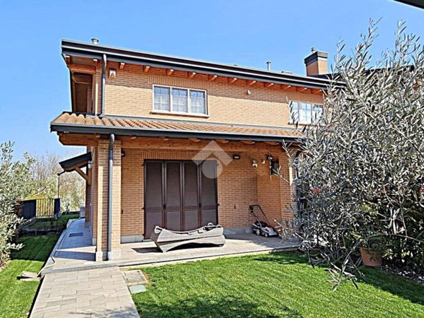 casa indipendente in vendita a Caponago