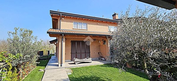 casa indipendente in vendita a Caponago