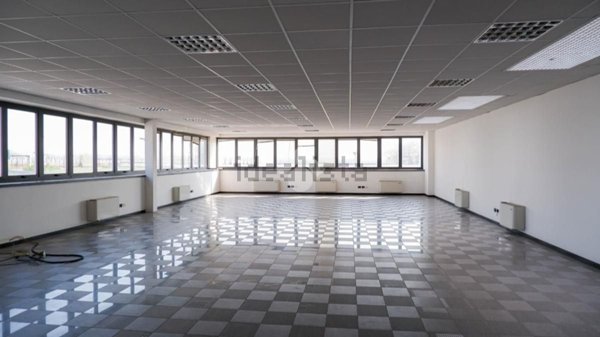 ufficio in vendita a Caponago
