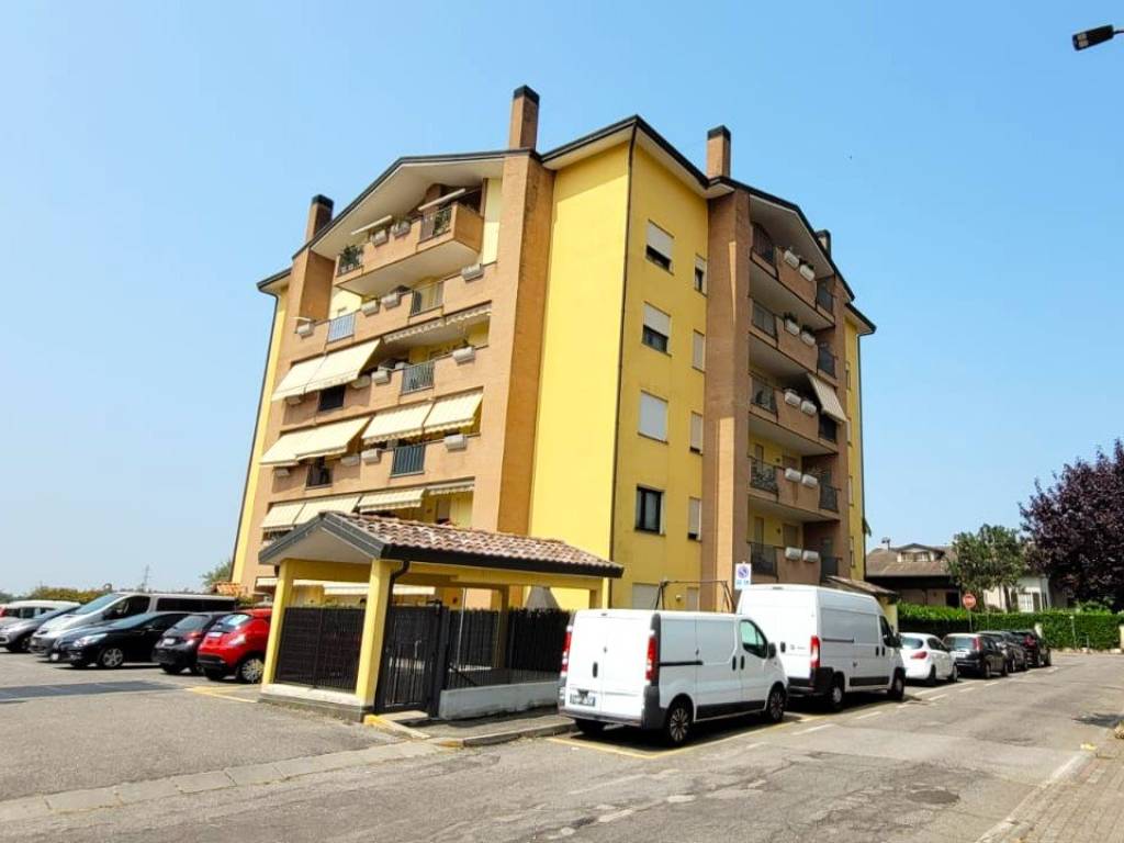 appartamento in vendita a Caponago