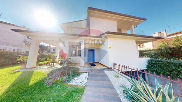 casa indipendente in vendita a Caponago