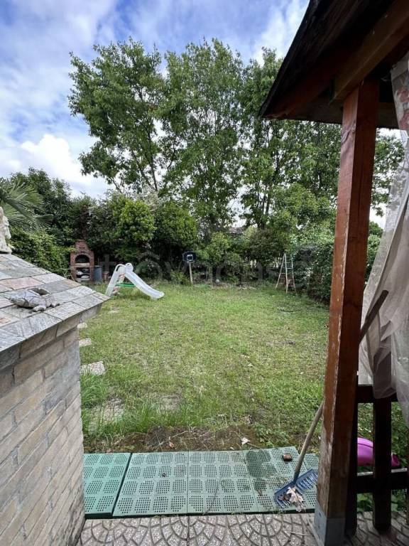 appartamento in vendita a Caponago