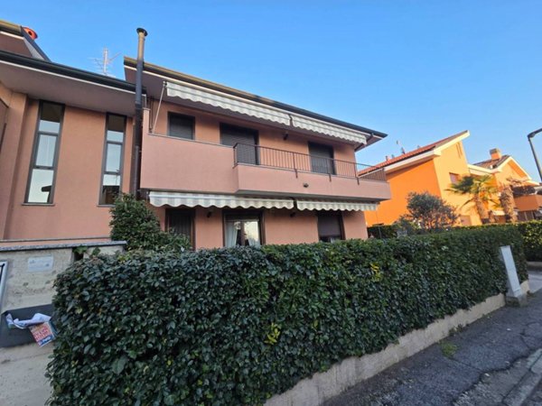 appartamento in vendita a Caponago