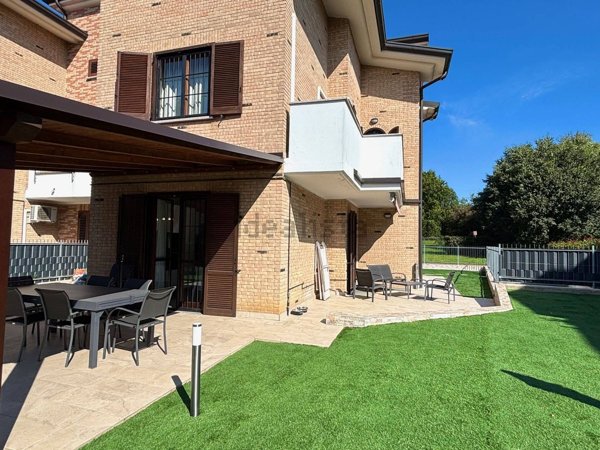 esavano in vendita a Caponago