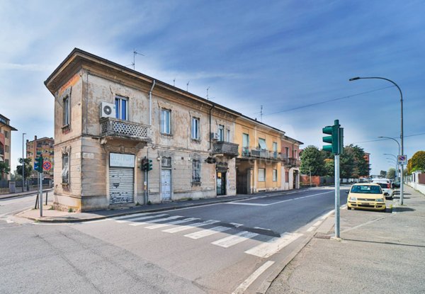 negozio in vendita a Caponago