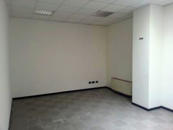 ufficio in vendita a Caponago
