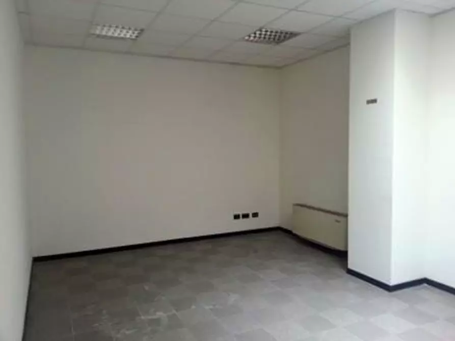 ufficio in vendita a Caponago