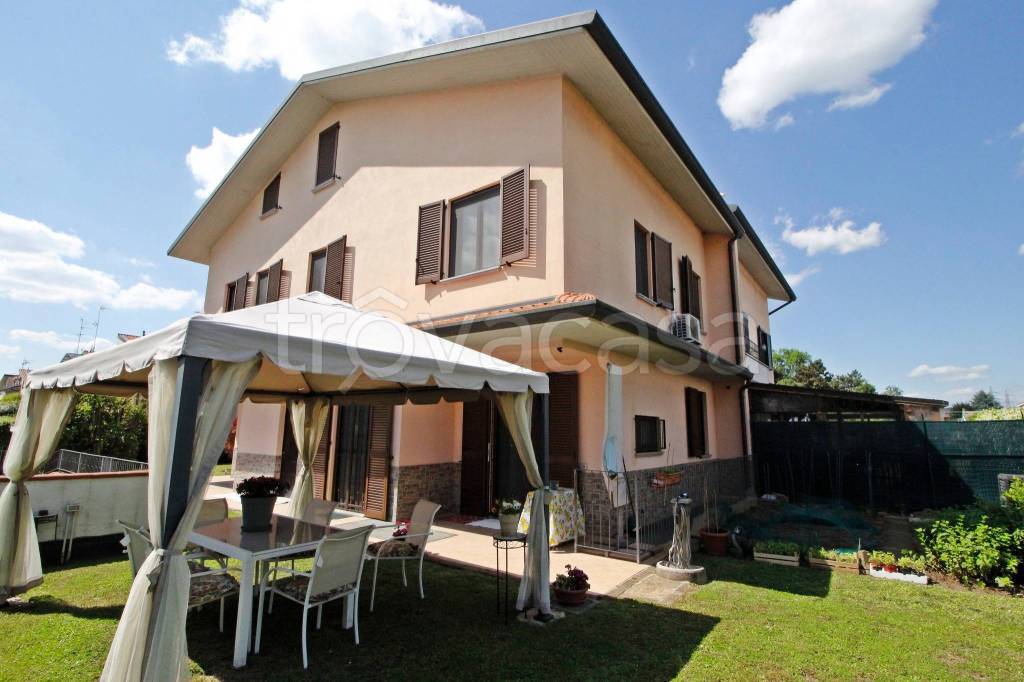 casa indipendente in vendita a Caponago