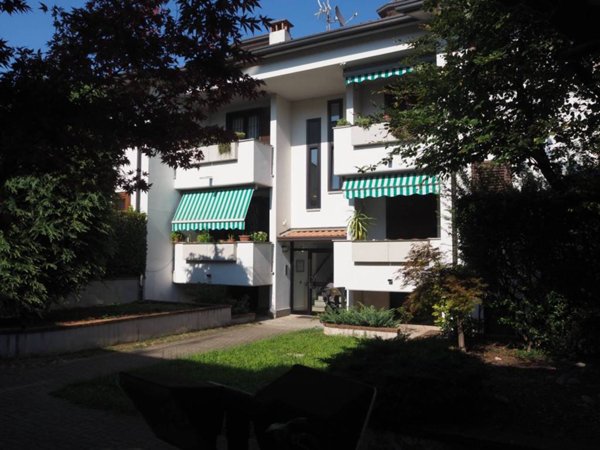 appartamento in vendita a Caponago