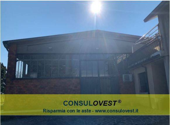 locale commerciale in vendita a Cornate d'Adda