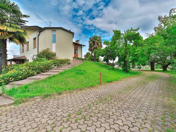 casa indipendente in vendita a Cornate d'Adda