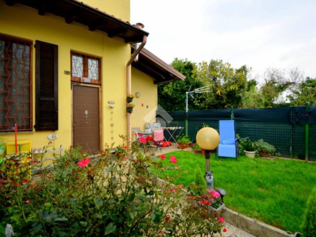 appartamento in vendita a Cornate d'Adda