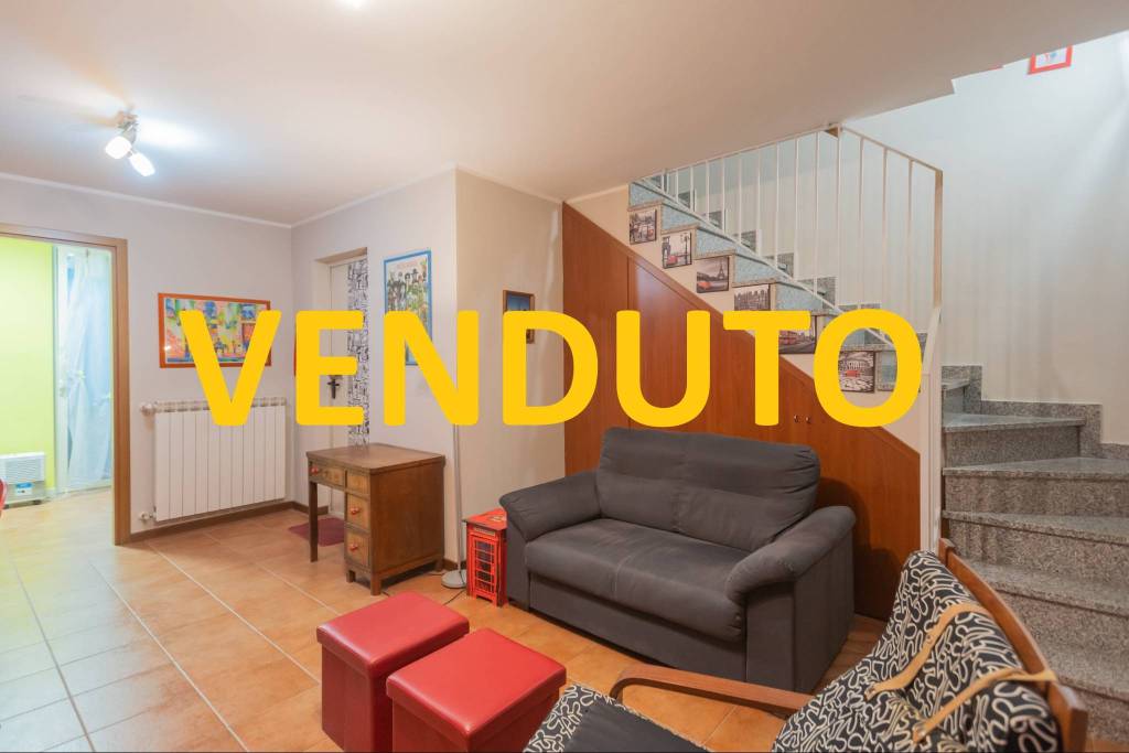appartamento in vendita a Cornate d'Adda in zona Porto d'Adda