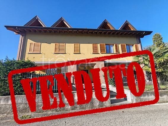 appartamento in vendita a Cornate d'Adda in zona Colnago