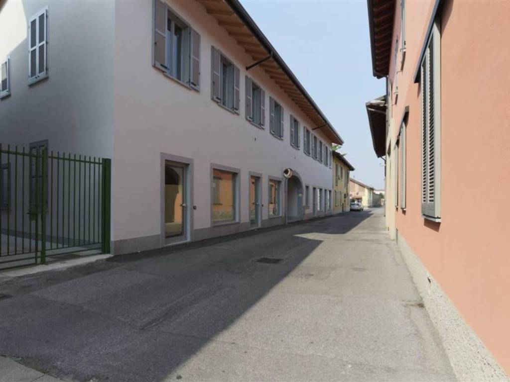 negozio in vendita a Cornate d'Adda