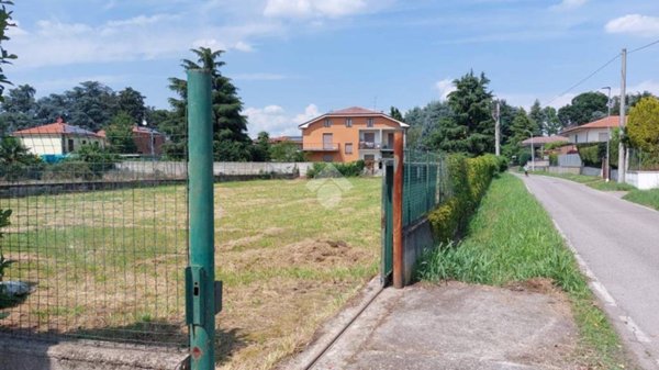 terreno edificabile in vendita a Cornate d'Adda in zona Colnago