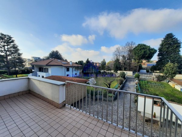 casa indipendente in vendita a Cornate d'Adda