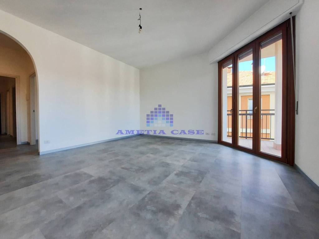 appartamento in vendita a Cornate d'Adda in zona Colnago