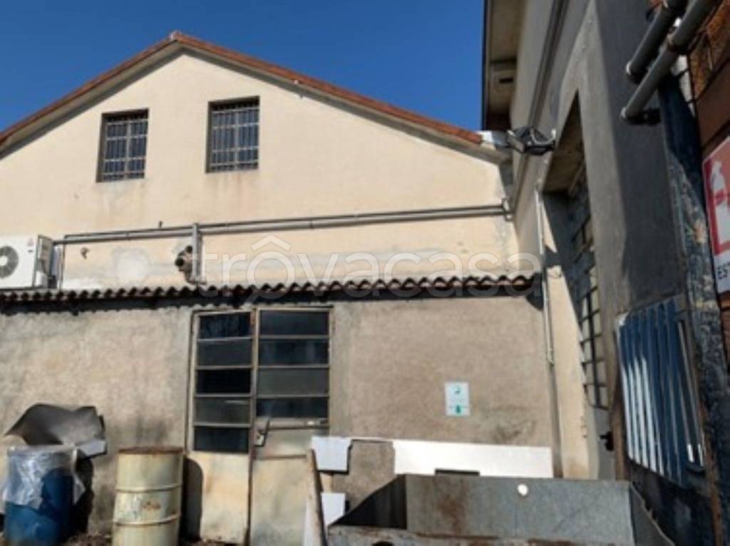 negozio in vendita a Cornate d'Adda