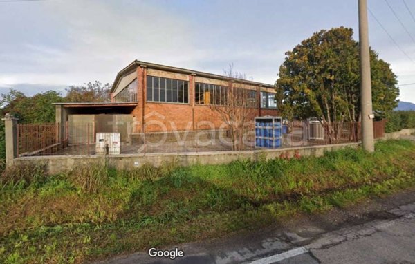 locale commerciale in vendita a Cornate d'Adda