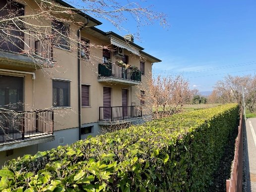 appartamento in vendita a Cornate d'Adda in zona Porto d'Adda