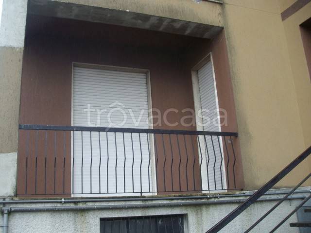 appartamento in vendita a Cornate d'Adda in zona Colnago