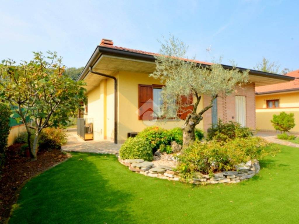 casa indipendente in vendita a Cornate d'Adda