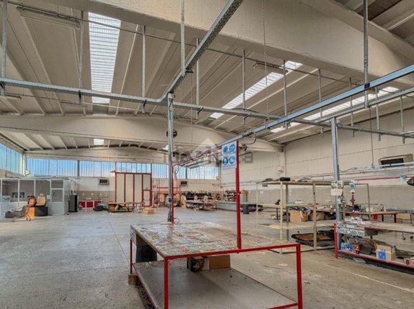 ufficio in vendita a Cornate d'Adda