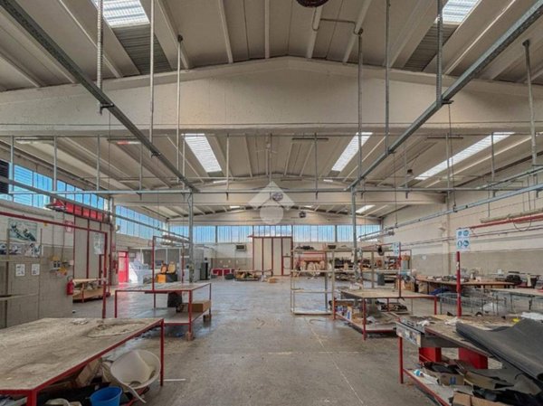 ufficio in vendita a Cornate d'Adda