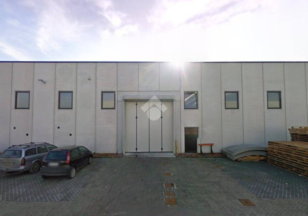 locale commerciale in vendita a Cornate d'Adda