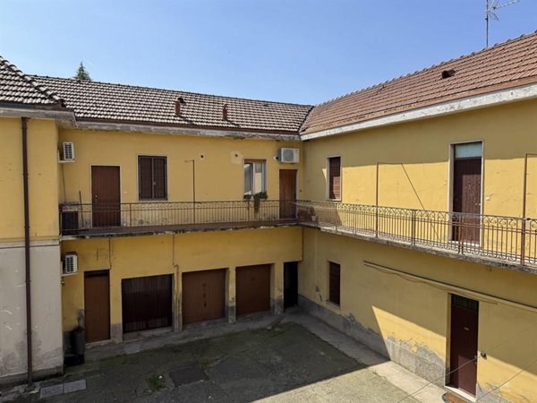appartamento in vendita a Cornate d'Adda in zona Colnago