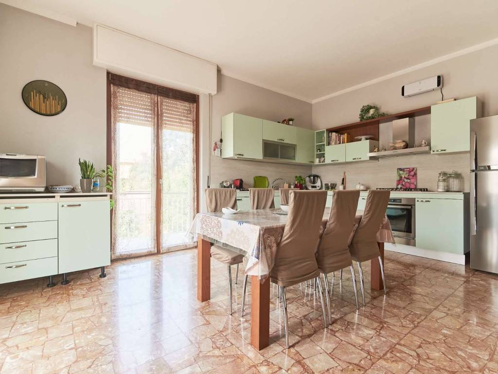 appartamento in vendita a Cornate d'Adda in zona Colnago