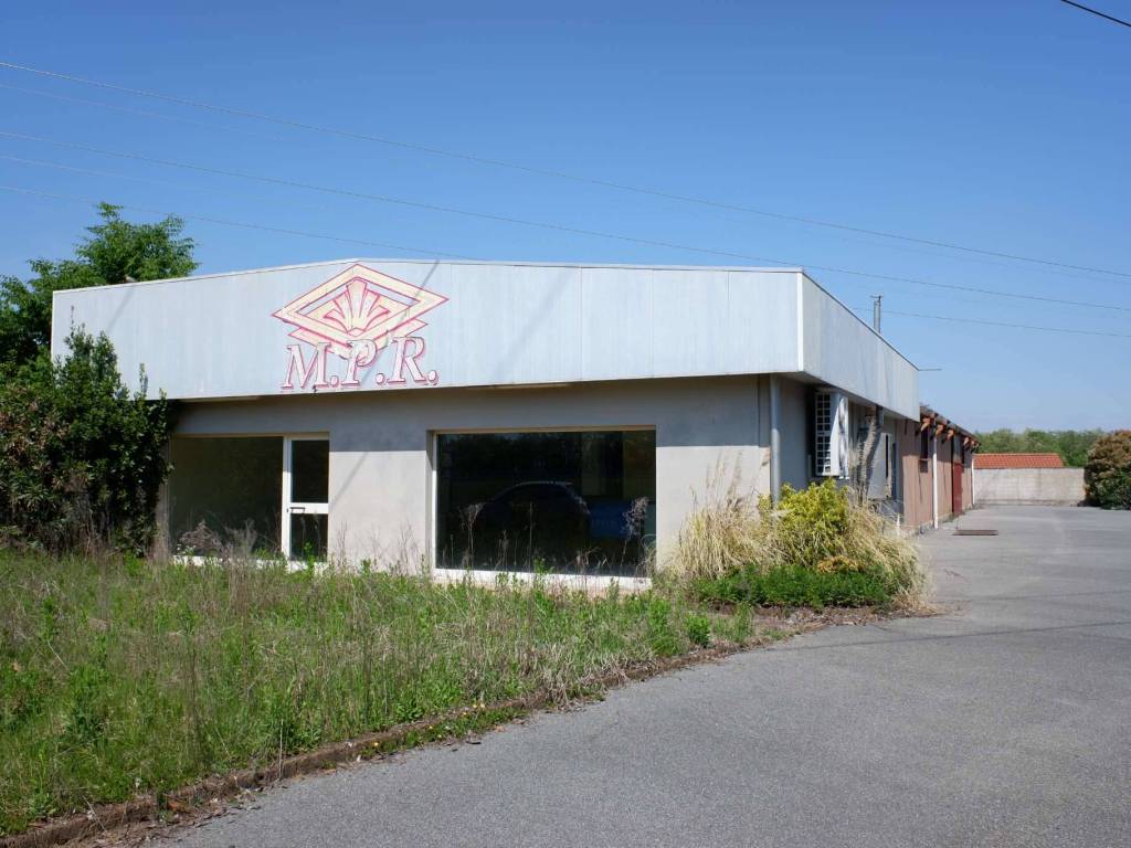 locale commerciale in vendita a Cornate d'Adda
