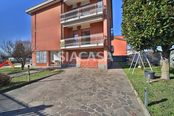 appartamento in vendita a Cornate d'Adda in zona Colnago