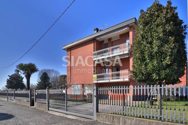 appartamento in vendita a Cornate d'Adda in zona Colnago