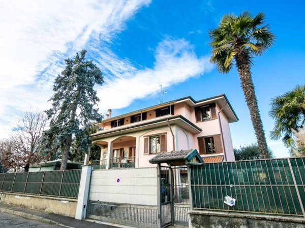 casa indipendente in vendita a Cornate d'Adda in zona Colnago