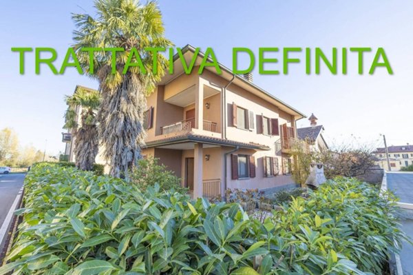 casa indipendente in vendita a Cornate d'Adda in zona Porto d'Adda