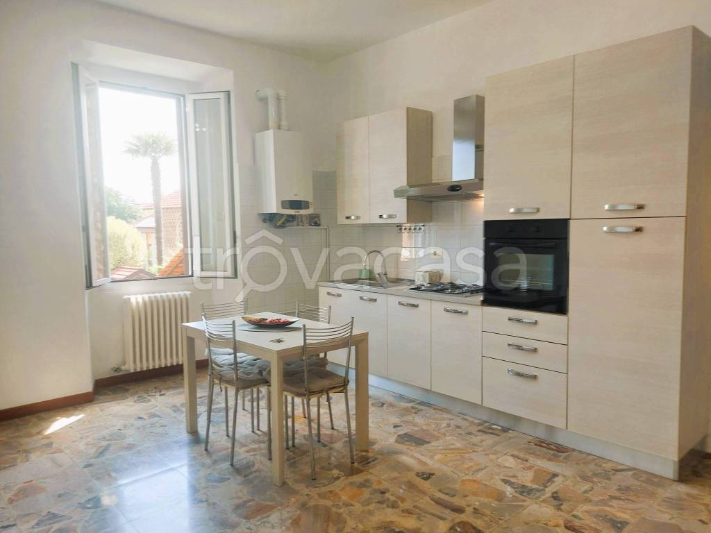 appartamento in vendita a Cornate d'Adda in zona Colnago