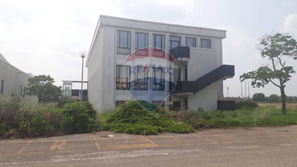 capannone in vendita a Cornate d'Adda