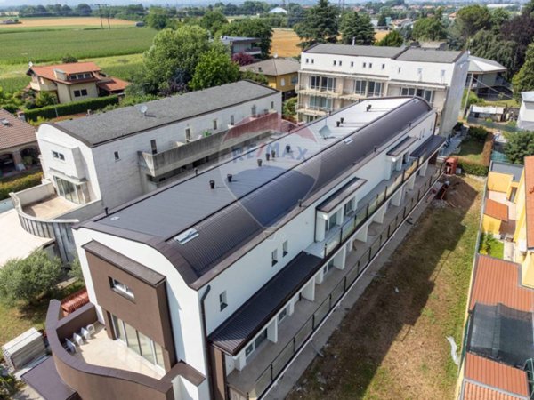 appartamento in vendita a Cornate d'Adda in zona Colnago