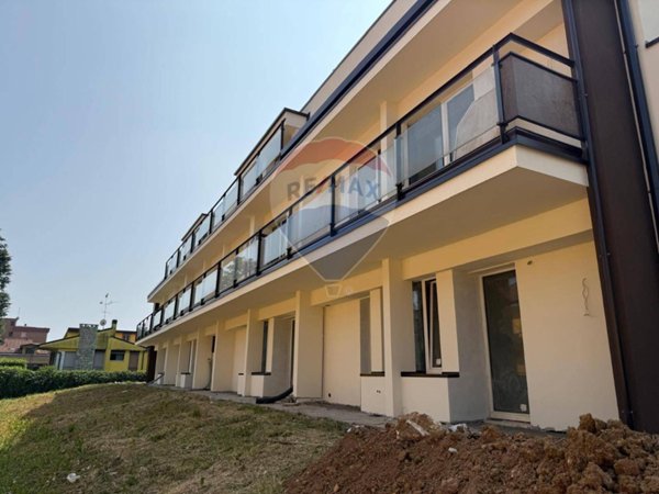 appartamento in vendita a Cornate d'Adda in zona Colnago