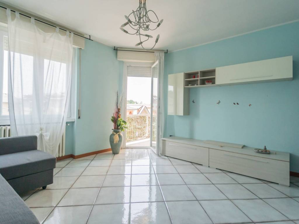 appartamento in vendita a Cornate d'Adda in zona Porto d'Adda