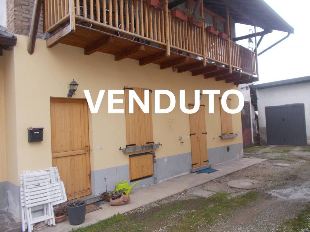 appartamento in vendita a Cornate d'Adda in zona Colnago